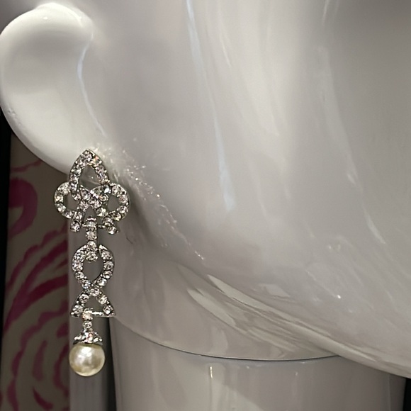 Stunning Crystal & Pearl Drop Unique Private Label Earrings-Boutique - Picture 2 of 8